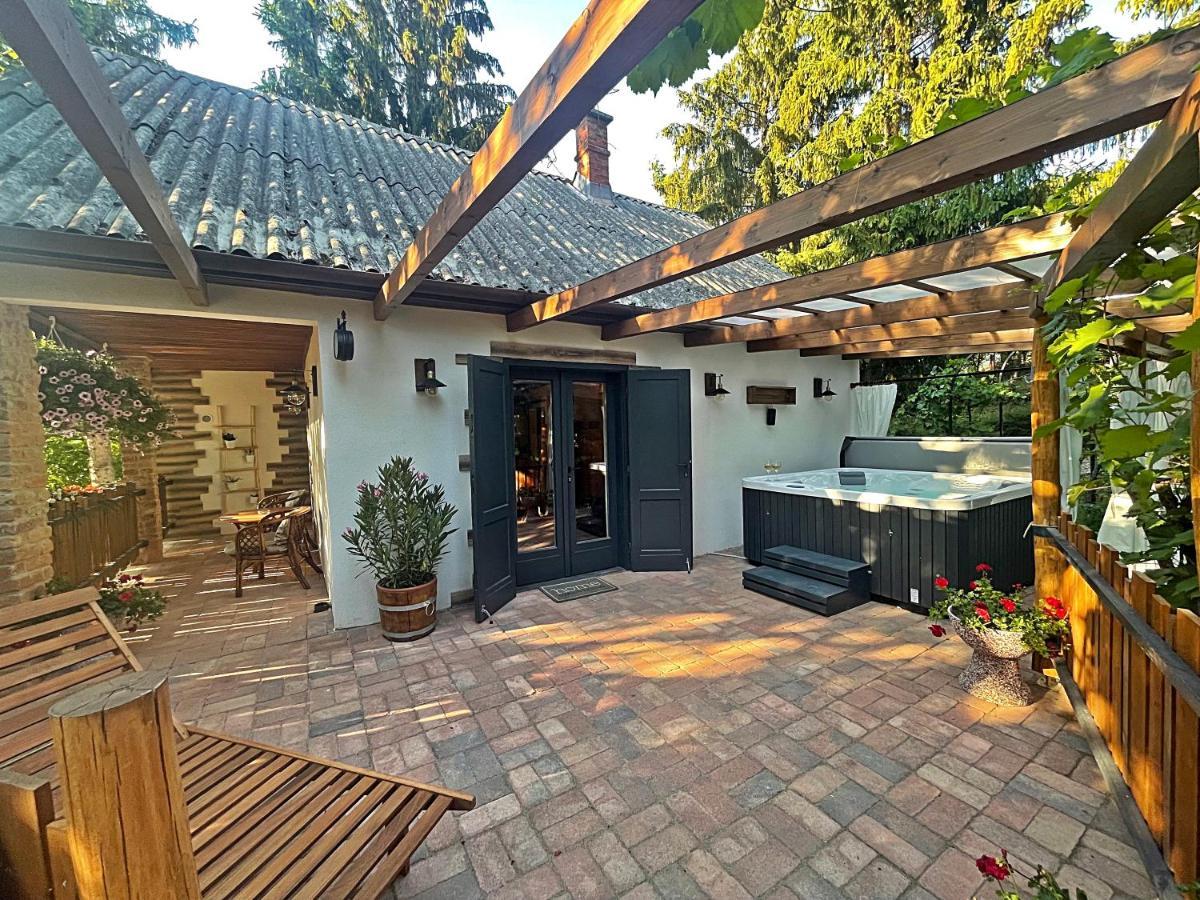 Cityside Cottage Eger Exterior foto