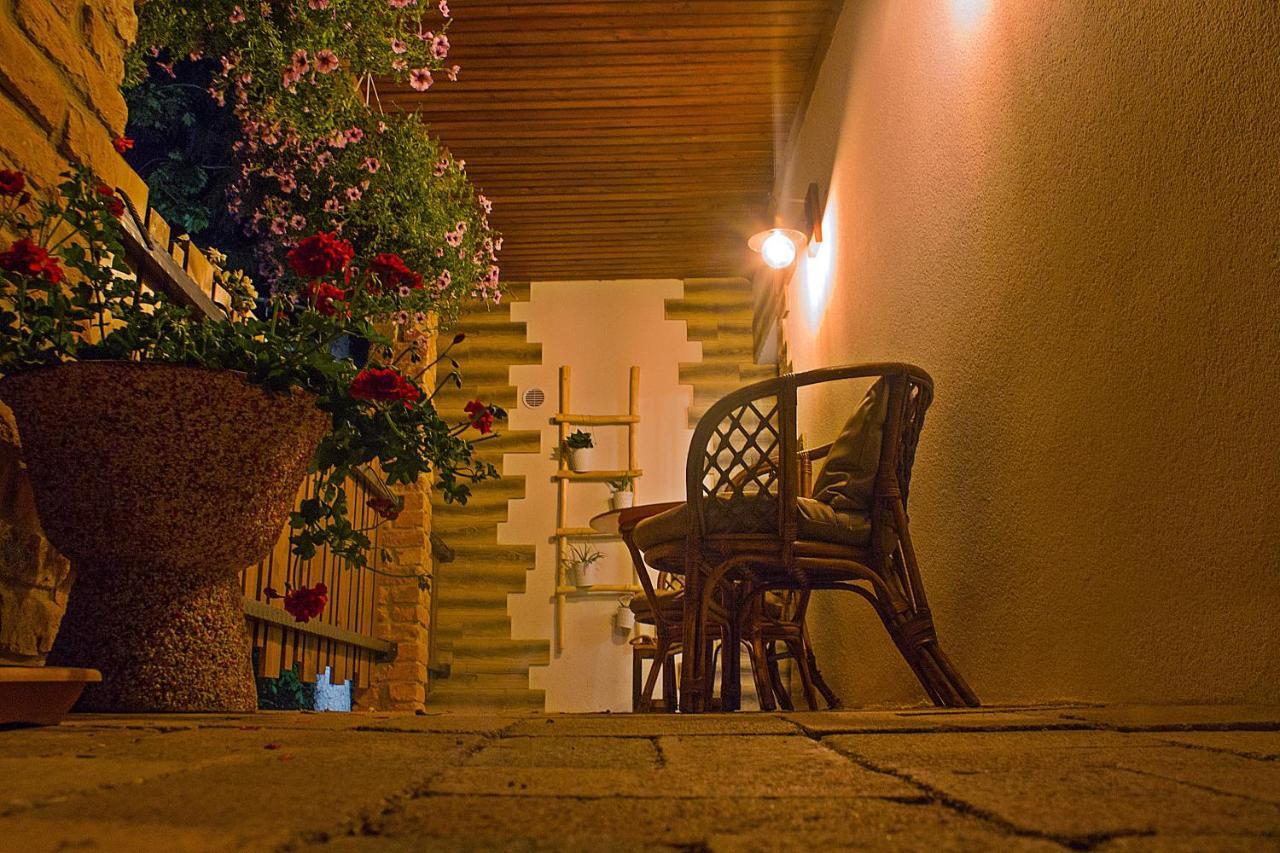 Cityside Cottage Eger Exterior foto